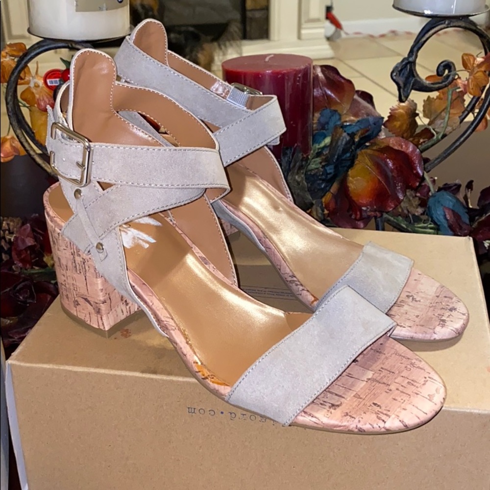 Indigo Rd Tan Suede Heeled Sandal Size 9